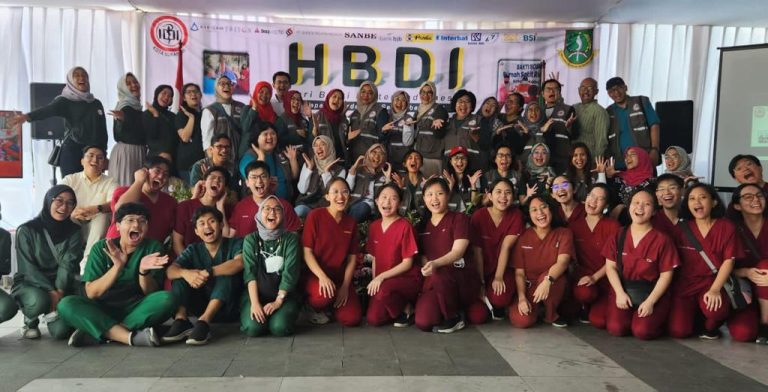 Kegiatan Bakti Kesehatan Bersih-bersih Telinga pada puncak acara Hari Bakti Dokter Indonesia Di Sukabumi