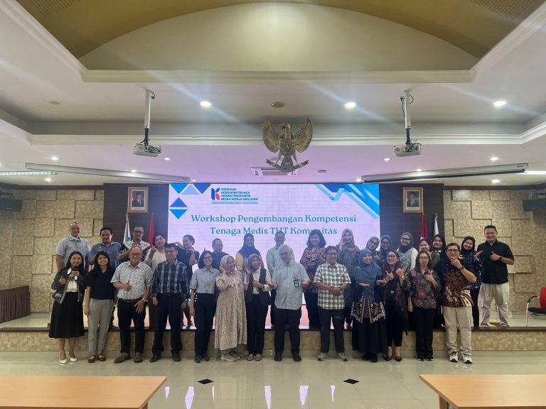 Menghadiri Workshop Hands on Pengembangan Kompetensi Tenaga Medis (THT Komunitas)