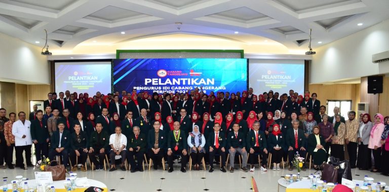 Menghadiri Pelantikan Pengurus IDI Cabang Tangerang