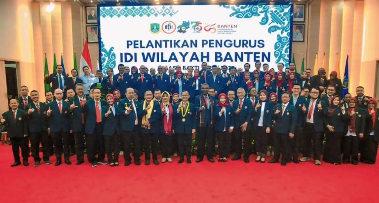 Menghadiri Pelantikan Pengurus IDI Wilayah Banten